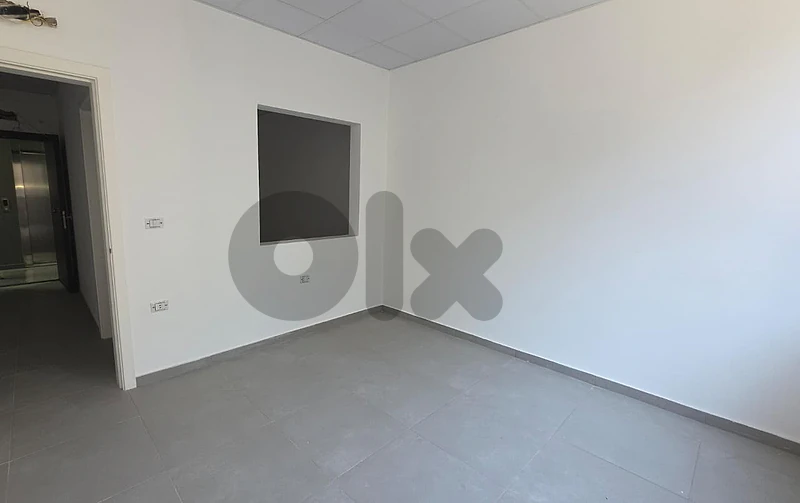 AH-HKL-590 Office for Rent – Adlieh, Beirut