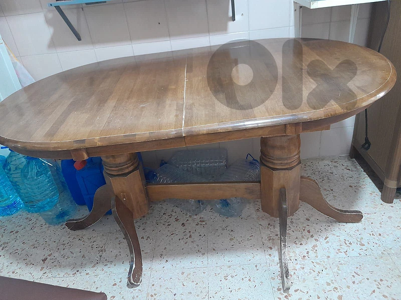 Dining Table طاولة