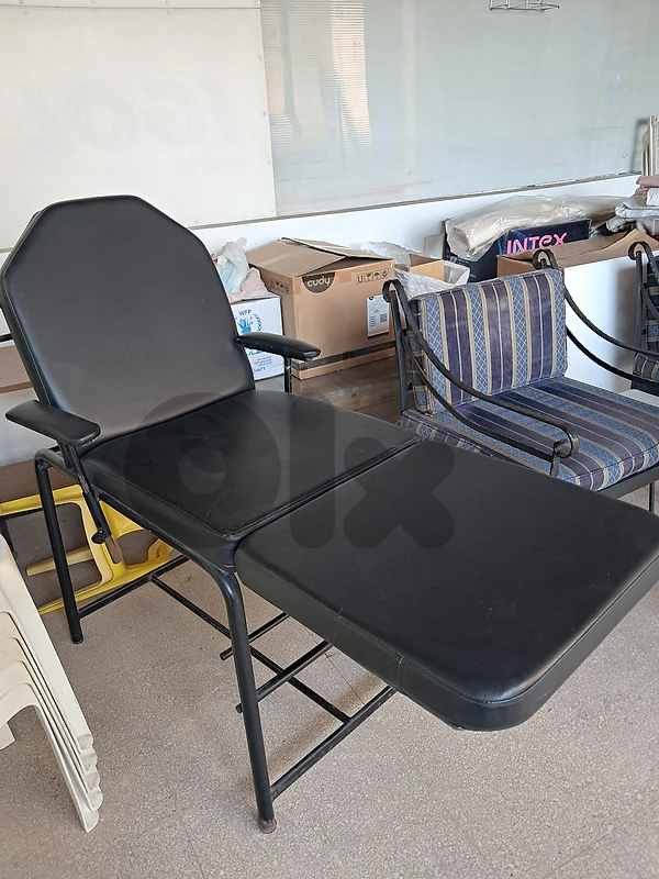 Reclining chair with leg rest Reclining chair with leg rest