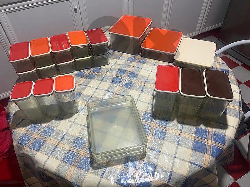 21pc Vintage Food Storage Container Lot