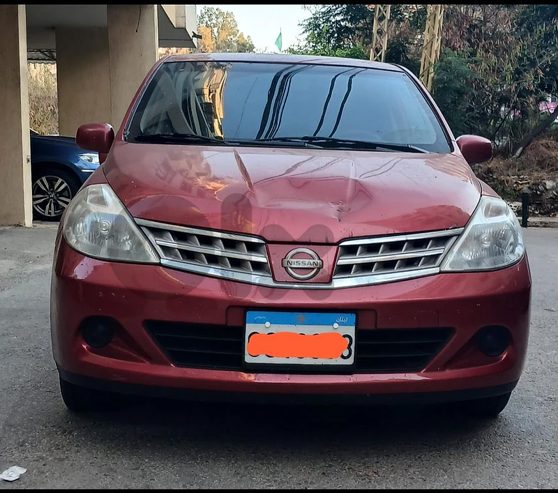 Nissan Tiida 2009 sidan
