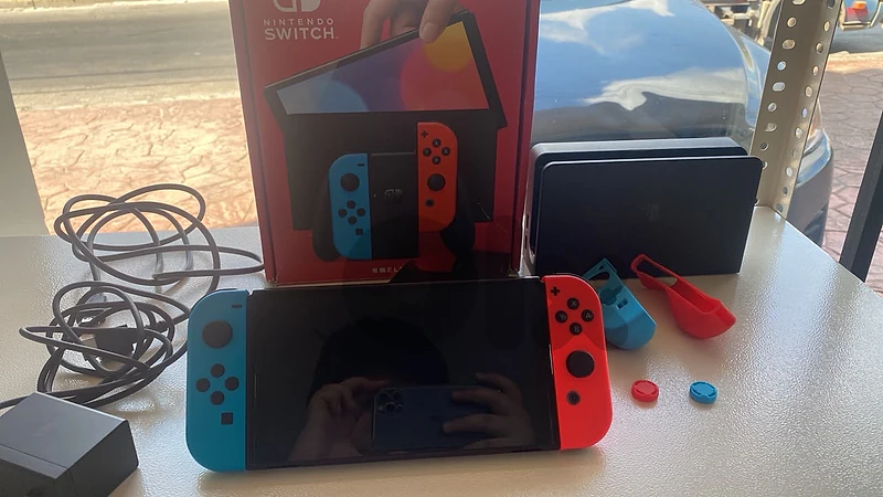 Used nintendo switch oled super clean