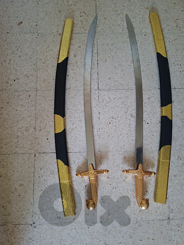 سيوف استعراضية للديكور