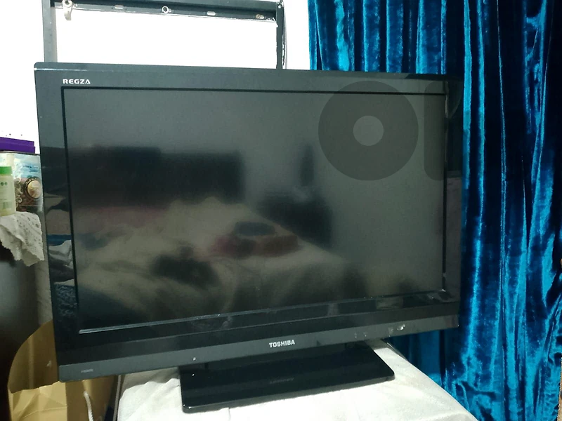 TV 32" available in saida