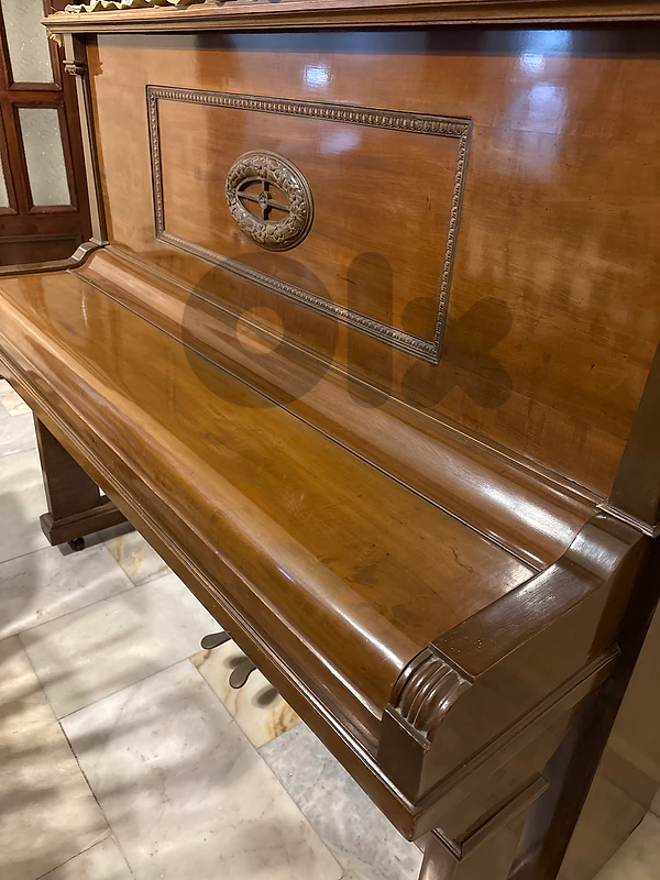 piano good condition
