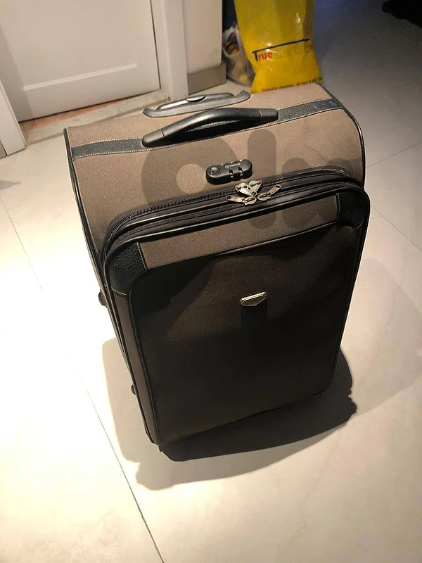 شنطة سفر travel bag