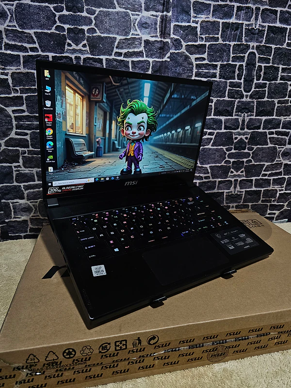 64GB ram - 300hz screen core i9 with gtx 2070super 8GB - box included 64GB ram - 300hz screen core i9 with gtx 2070super 8GB - box included