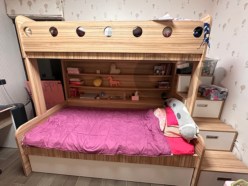 Double Bed with Pull-Out Bed & Storage Drawers – Excellent Condition