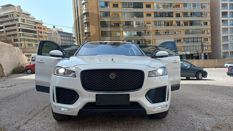 Jaguar F-Pace 2018-Panoramic-black leather-سعر مغر