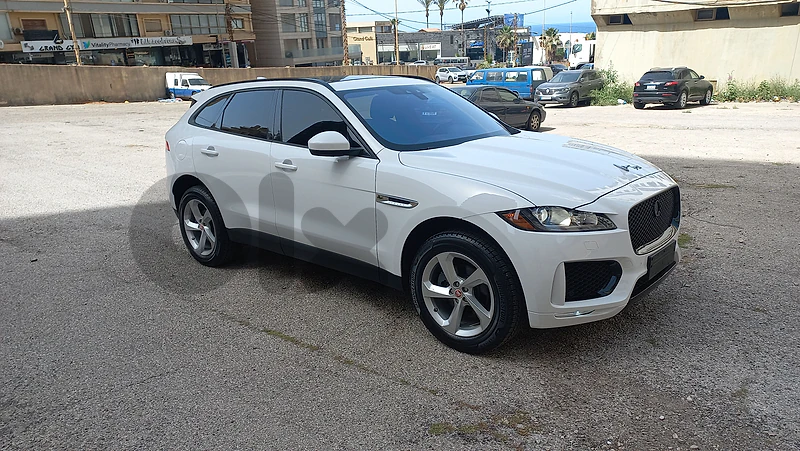 Jaguar F-Pace 2018-Panoramic-black leather-سعر مغر
