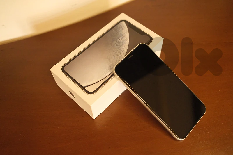 iPhone XR 64GB White – Excellent Condition