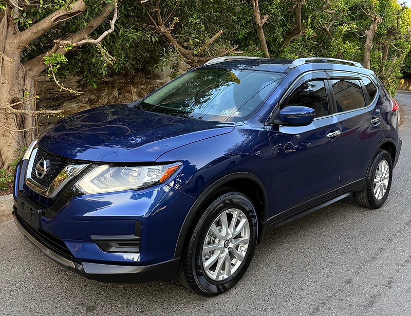 Nissan Rogue 2017  CLEAN CARFAX - SV AWD 59,000 miles
