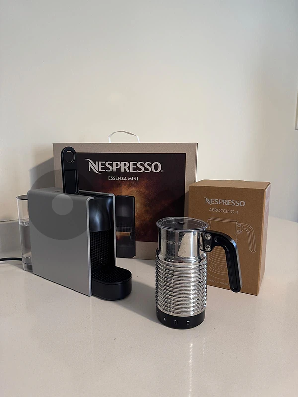 Nespresso Machine Essenza Mini + Aeroccino 4 milk frother Nespresso Machine Essenza Mini + Aeroccino 4 milk frother