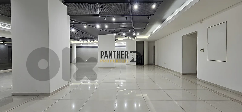 Showroom & Warehouse For Rent In a prime Location Louaizeh.Ref#JZ116