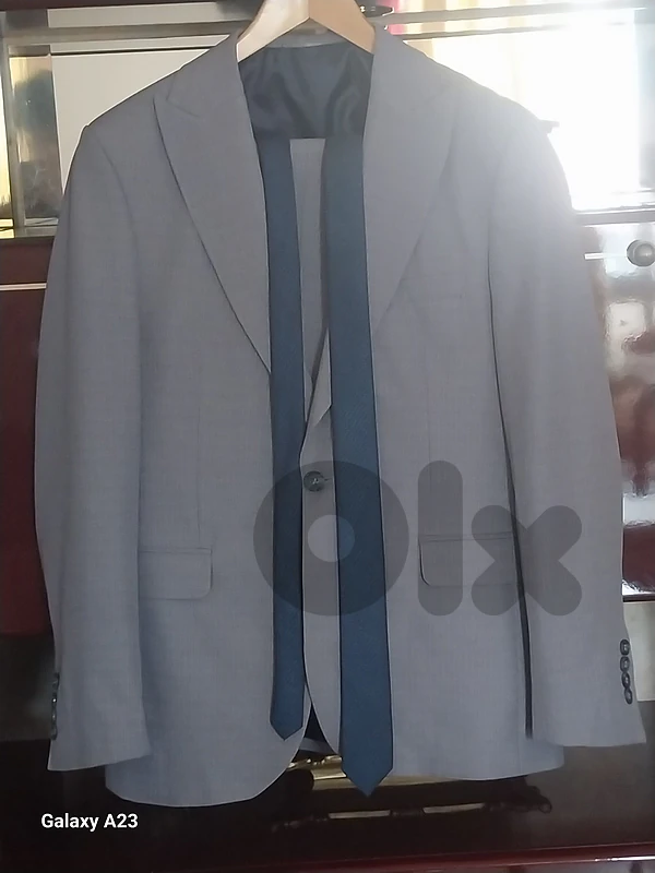 Men's suit size 48