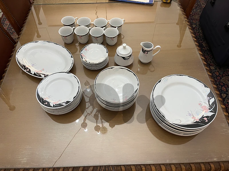 Service Porcelaine 41 pcs / Porcelain Dinner Set 41pc