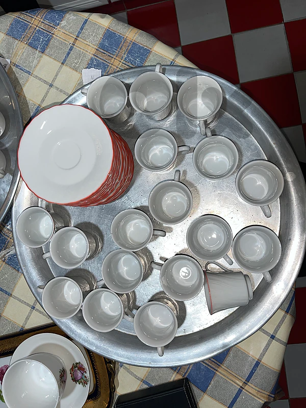 Service café Realty 18 tasses / Realty 18-pc Porcelain Coffee