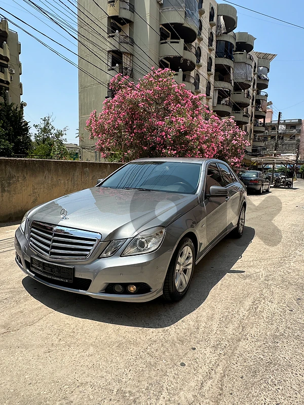 Mercedes-Benz E200 CGI 2011 – نادرة بنضافتها ✨ Mercedes-Benz E200 CGI 2011 – نادرة بنضافتها ✨
