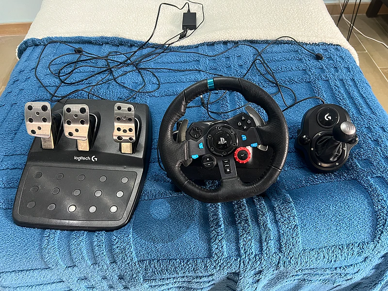Logitech g29 + Logitech G driving force shifter (open for trades) Logitech g29 + Logitech G driving force shifter (open for trades)