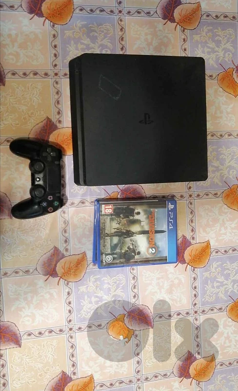 ps4 slim in good condition ps4 slim in good condition