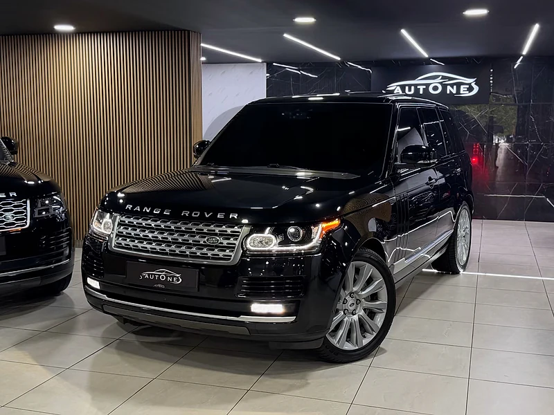 2017 Range Rover Vogue V8 Supercharged (Cleancarfax)
