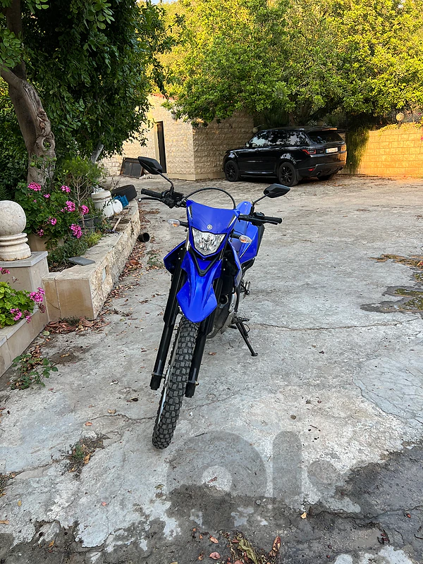 Dirt Bike - Cross Yamaha Dirt Bike - Cross Yamaha