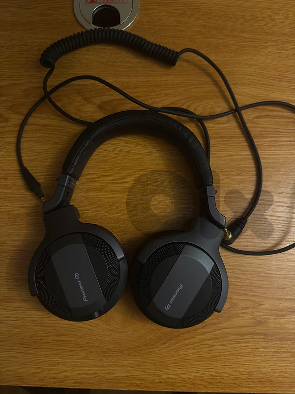 Pioneer DJ CUEI On-ear DJ Headphone - Black Closed-back DJ Headphones