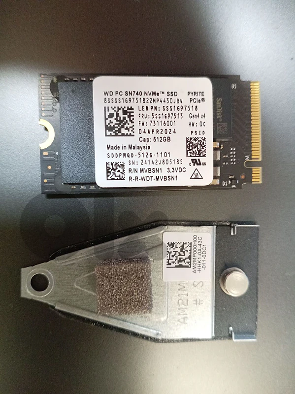 NVME 512 SSD + ENCLOSURE