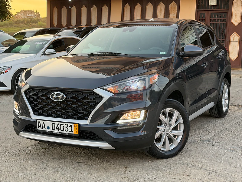 Hyundai Tucson 4x4 2019 70000 miles clean carfax super clean