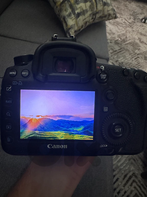 5d iii camera body only 350$
