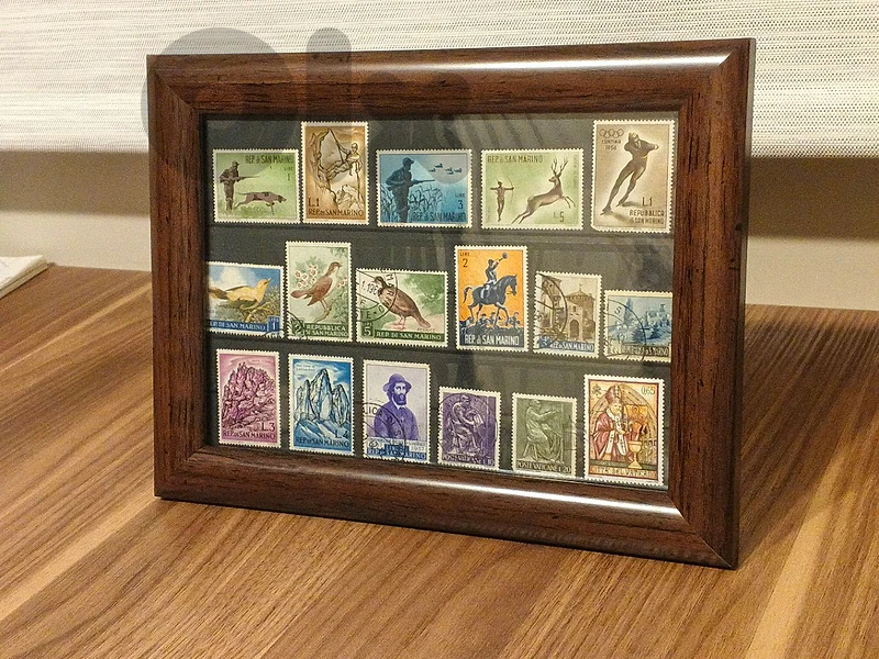 San Marino & Vatican Framed Stamp Display لوحة مارينو والفاتيكان