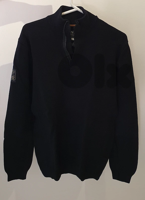 Sweater Brand: Deeluxe