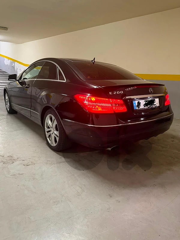Mercedes-Benz E-Class 2013 E200 Coupe Full options TGF (1 Owner)