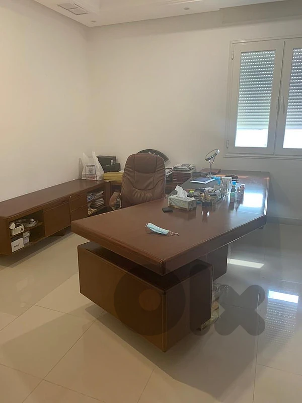 walnut wood office … مكتب فاخر (خشب الجوز)