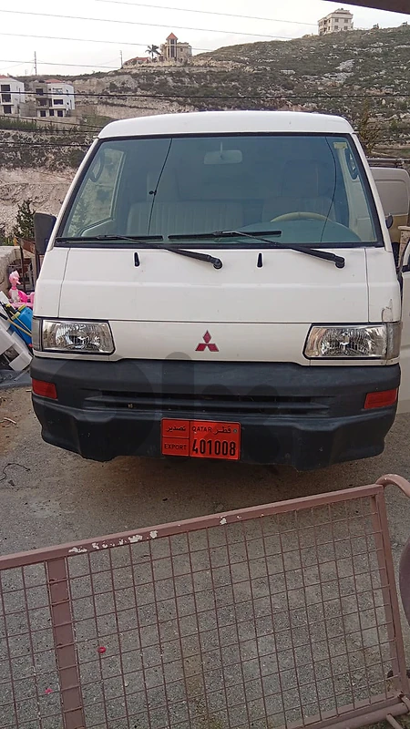 Mitsubishi L300 2003