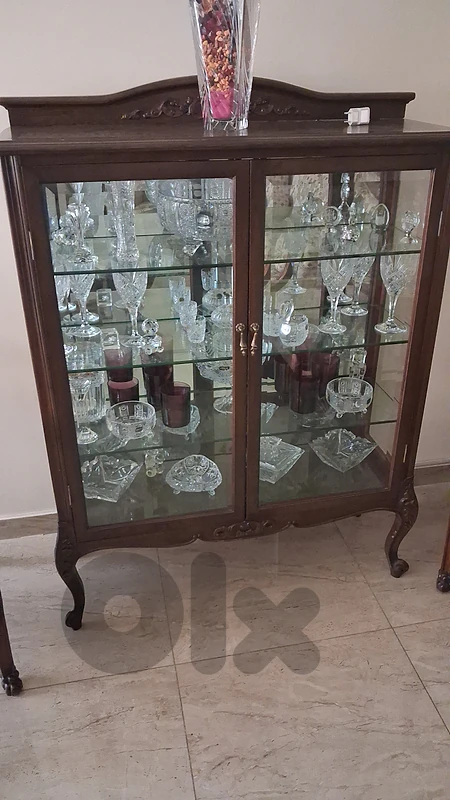 فترين للعرض خشب مسيف السعر ٢٠٠