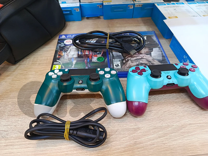 ps4 used like new ps4 used like new
