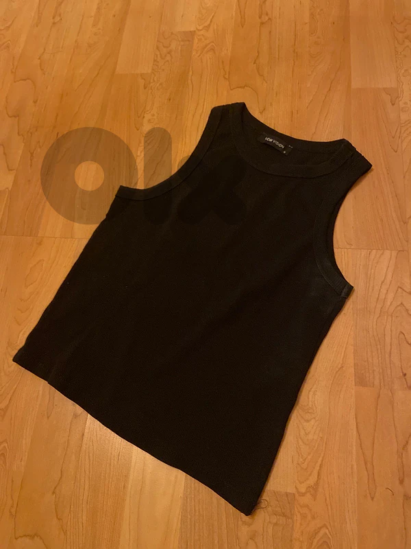 Black Cropped Top – LC Waikiki Medium