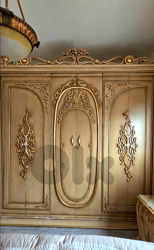 Gold Vintage Closet