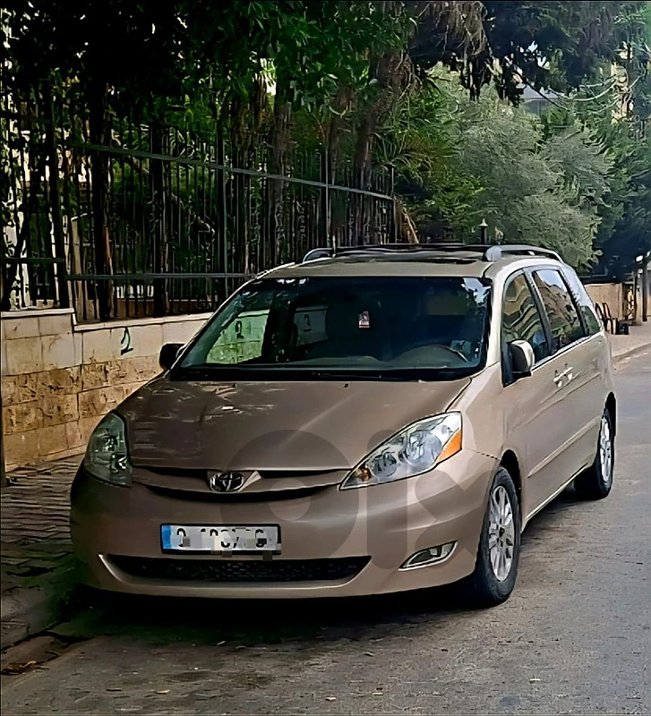 تويوتا سيانا 2009
