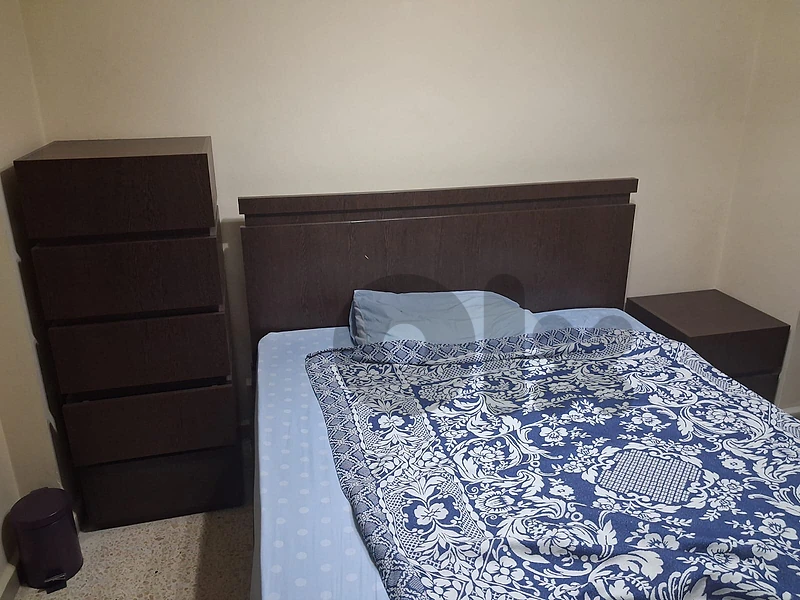 Bed  تخت