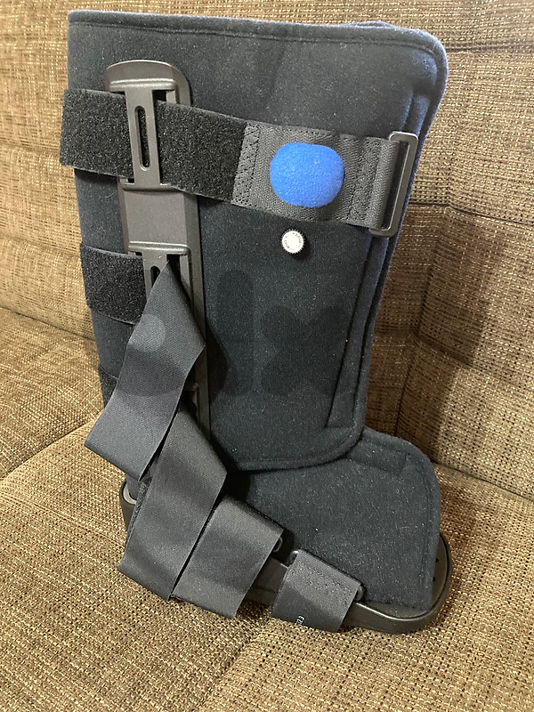 Tynor Air Walker Boot (Size M - Right) - Used 2 Days Only (Like New)
