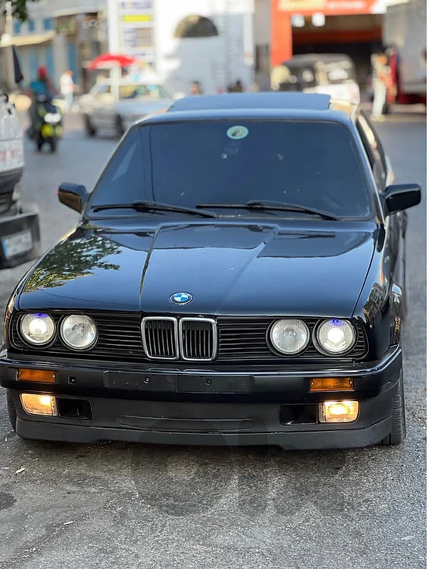 BMW E30 1990