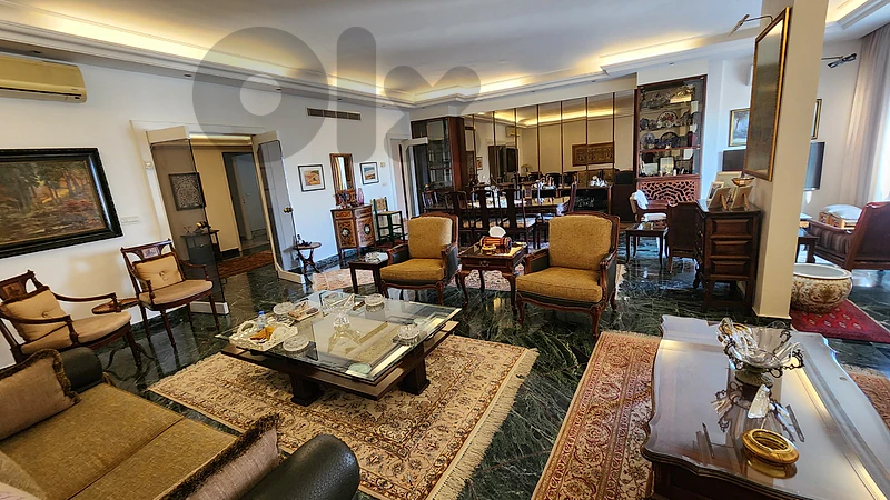 Apartment For Sale in Mar Eliasشقة للبيع في مار الياس