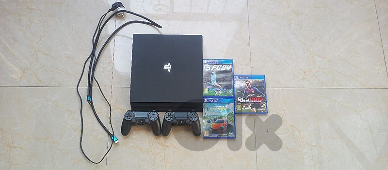 🎮 PS4 Pro with 2 Original Controllers & 3 Games