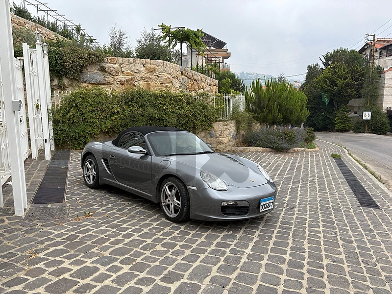 Porsche boxster s 2005 in excellent conditions (low mileage;30000km)