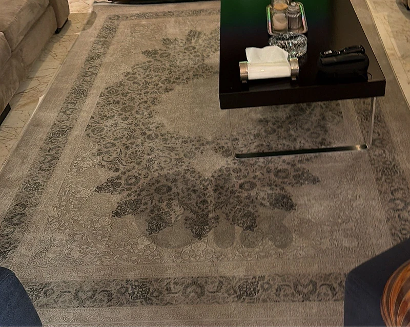 2 same carpets for sale