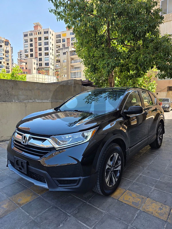 Honda CR-V 2018 (69,000 miles only) tel: 71520521