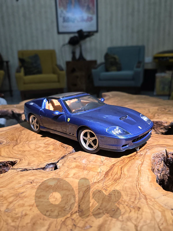 Hot wheels diecast 1/18 Ferrari Super America.