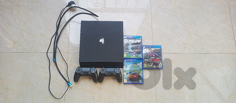 🎮 PS4 Pro with 2 Original Controllers & 3 Games